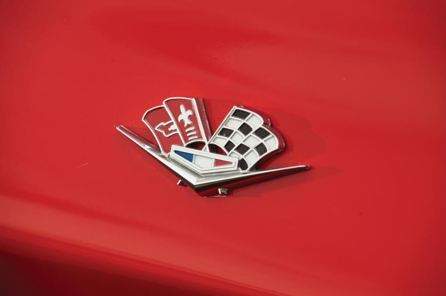  Chevrolet Corvette Stingray Convertible 1965 года  (фото 13 из 28)